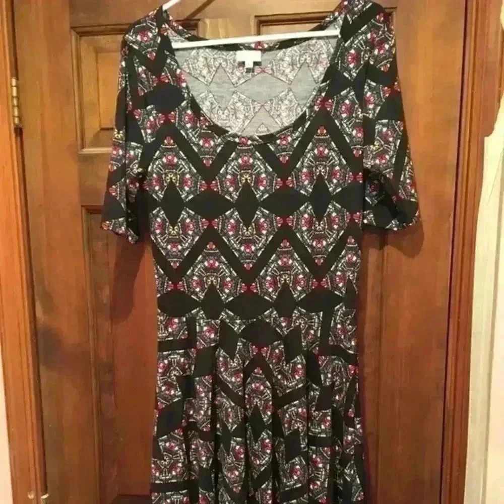 LuLaroe Nicole Dress,‎ Black multicolor design, L